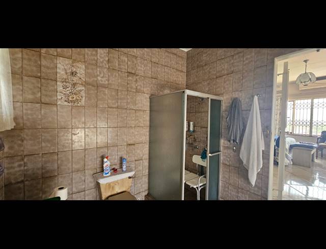 4 BEDROOM HOUSE FOR SALE IN MANABA BEACH